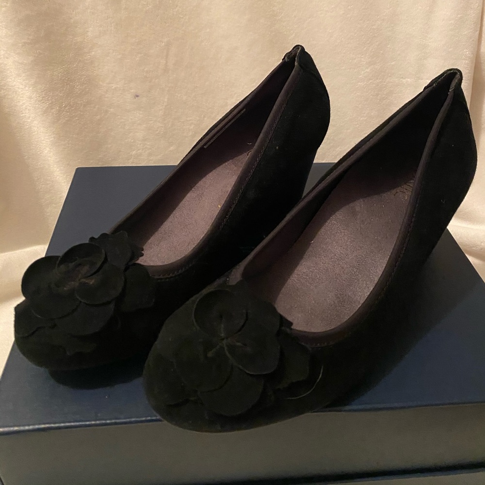 Vionic wedges